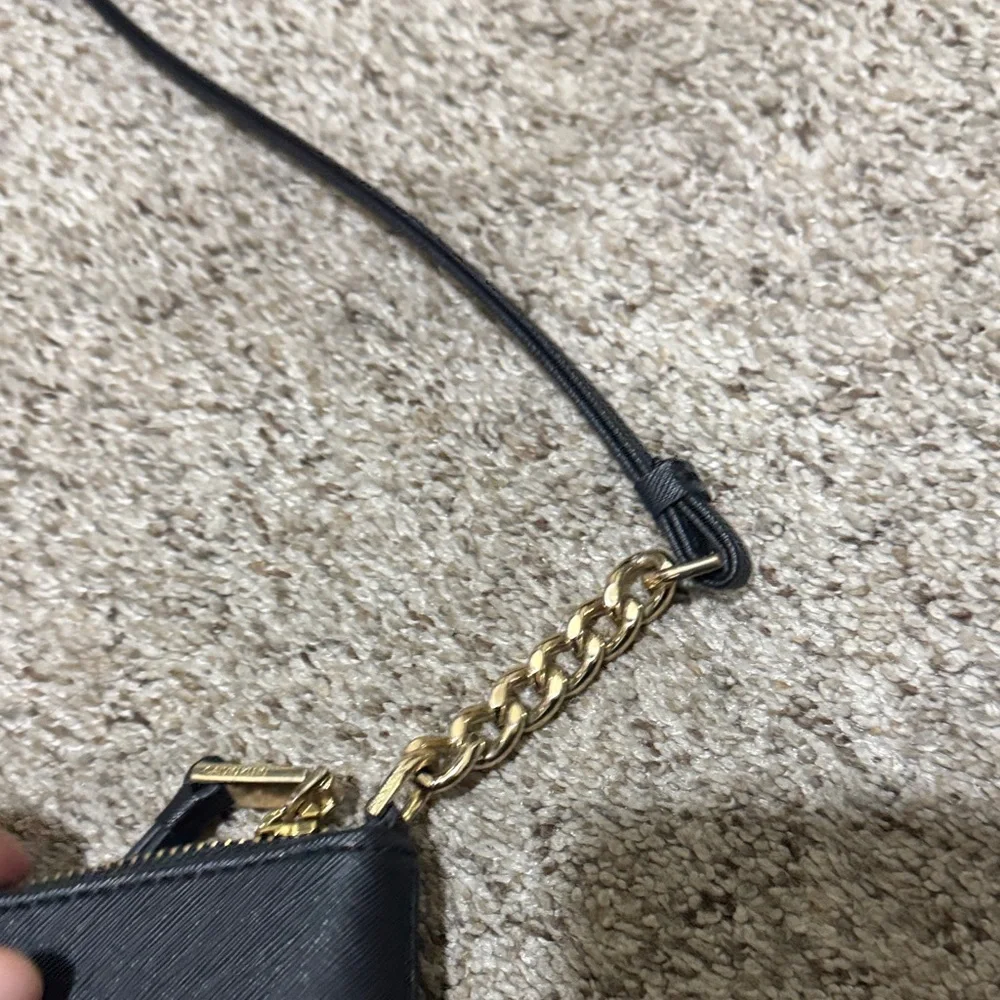 Calvin Klein Black Crossbody Bag Wristlet Gold Chain Strap Small Minimalist - Picture 8 of 13